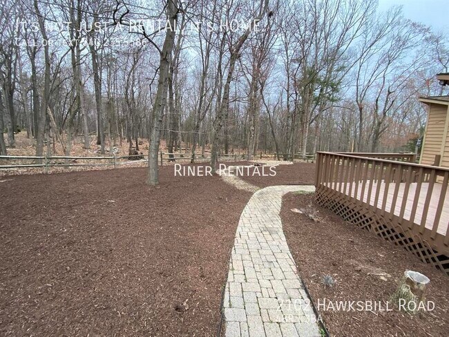 Building Photo - 2102 Hawksbill Rd