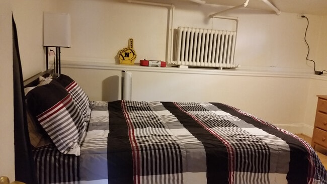 Building Photo - Coming soon! 1 bedroom apartment in EASTPORT!