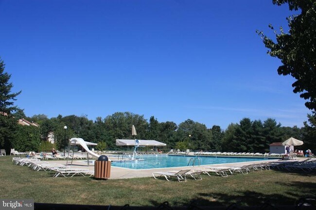 Building Photo - 1015 Hopkins Ct