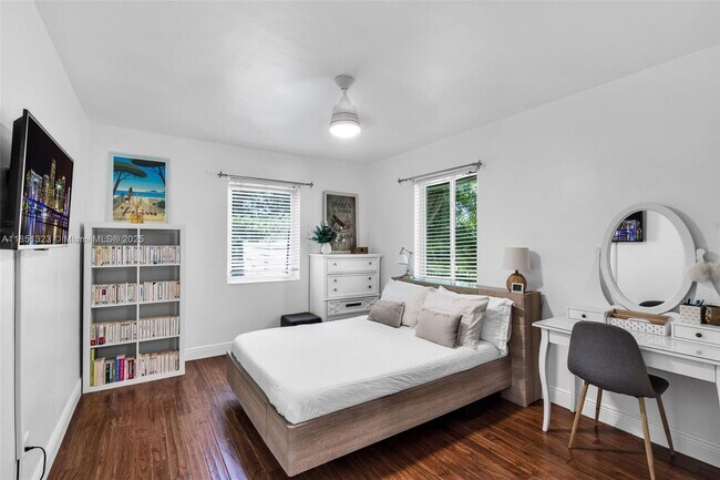 Building Photo - 12700 SW 80th Ave
