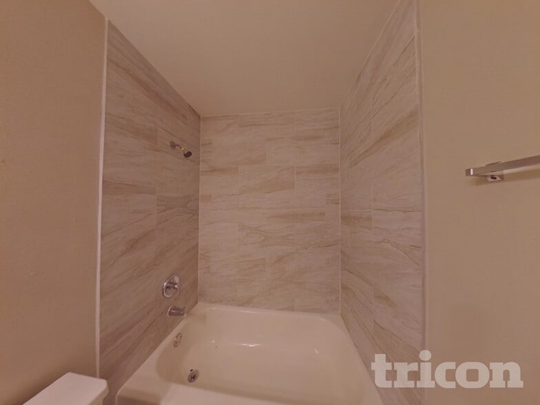 Building Photo - 1416 Thistledown Dr