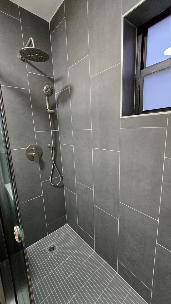 Building Photo - 360 NW 8th St