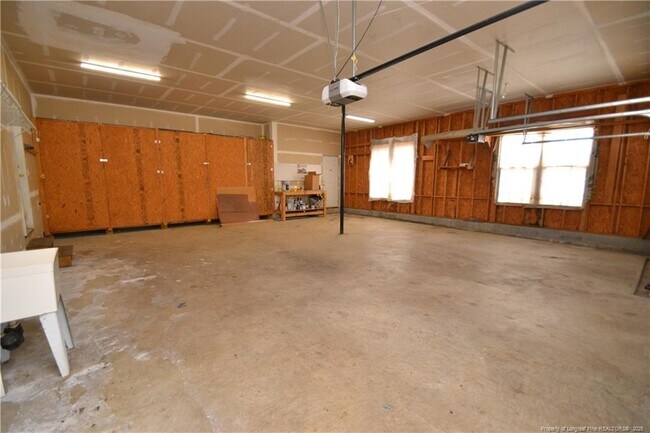 Building Photo - 313 Gooseberry Dr