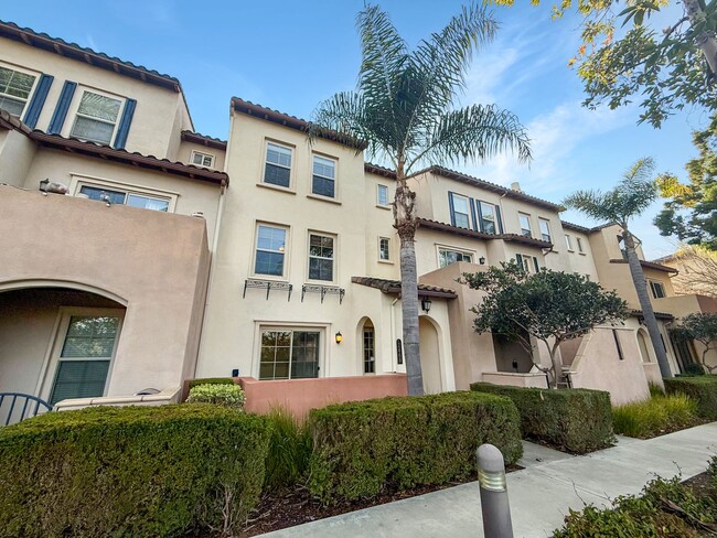 Primary Photo - Stunning 3B/2.5BA Townhome in San Marcos w...