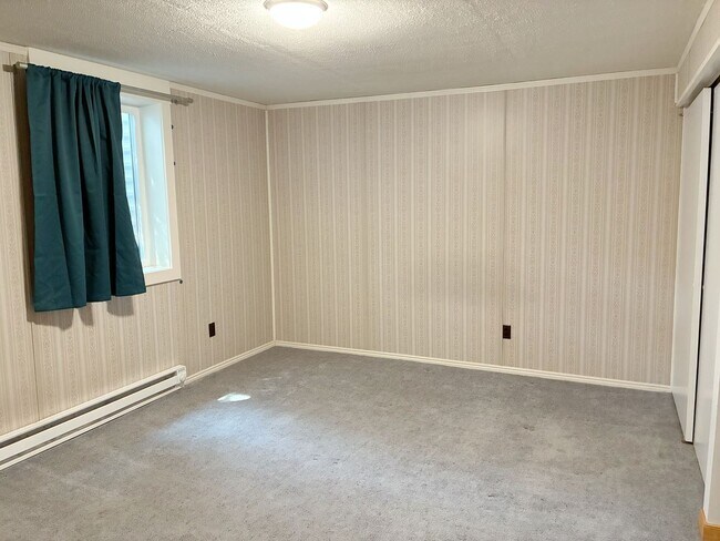 Building Photo - Spacious 5 Bed, 3 Bath Home for Rent in Idaho Falls!