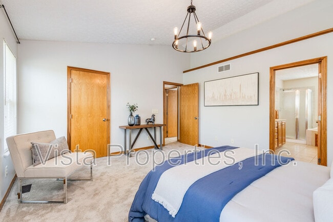 Building Photo - 7225 Bromfield Dr