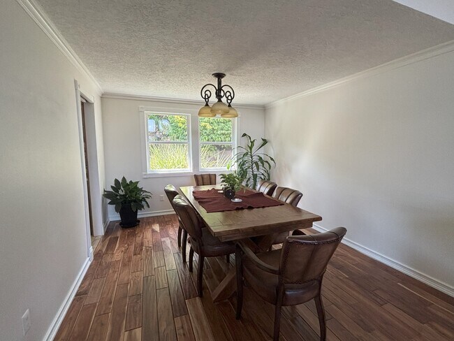 Building Photo - 17927 Ridge Lake Dr