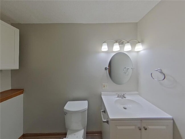 Building Photo - 1407 Primrose Ln