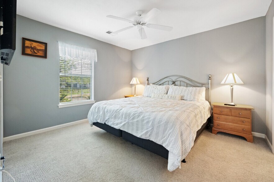 Building Photo - 598 Blue Stem Dr