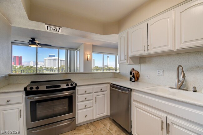 Building Photo - 3111 Bel Air Dr