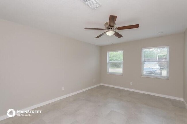 Building Photo - 1008 E Linebaugh Ave.