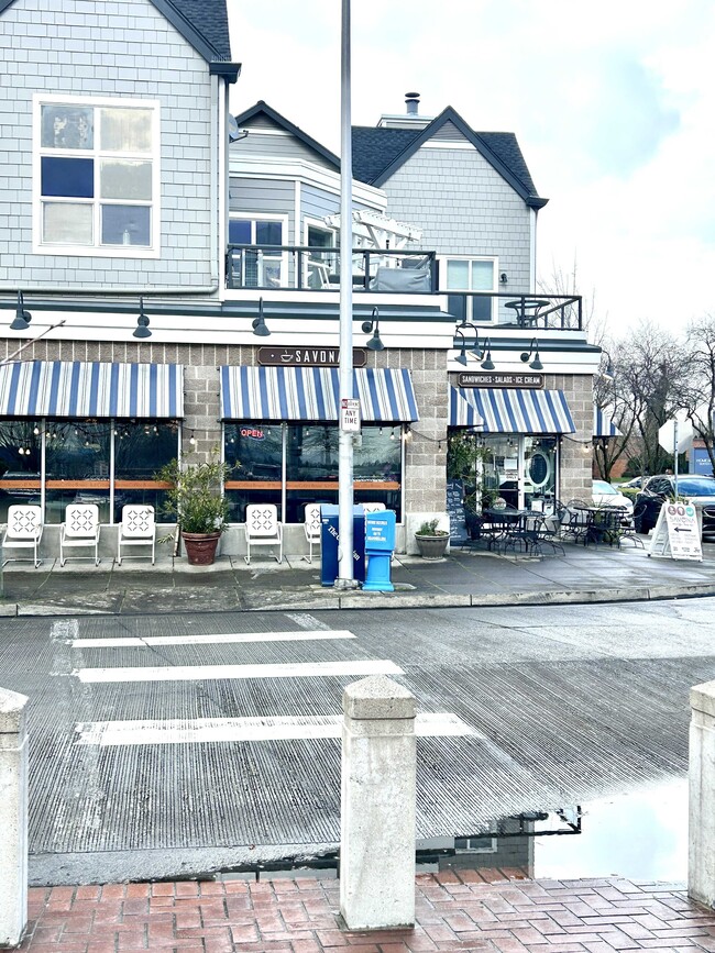 Building Photo - 1810 SE Cutter Ln