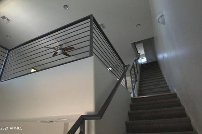 Building Photo - 2090 S Dorsey Ln