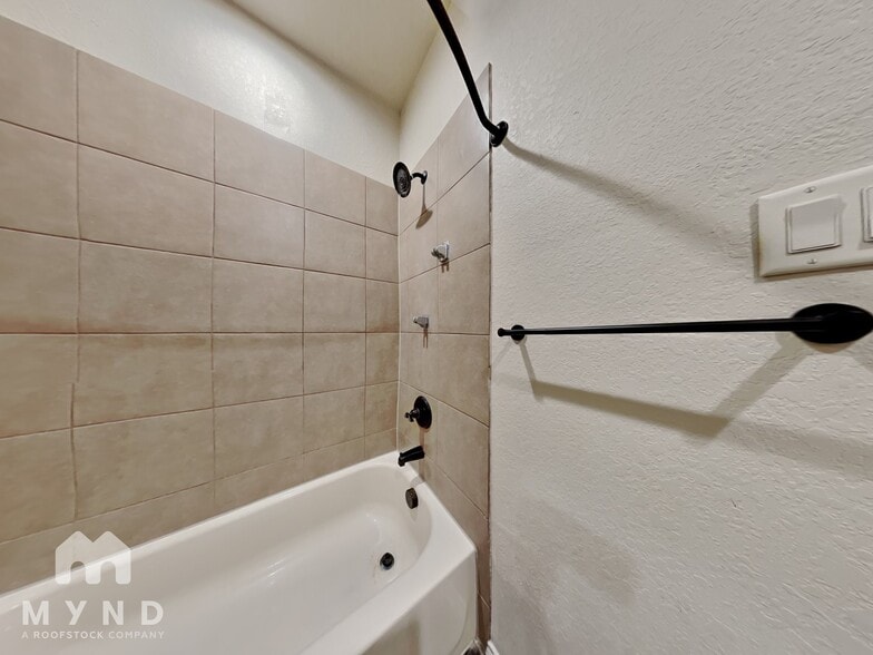 Building Photo - 226 Kaspar Way