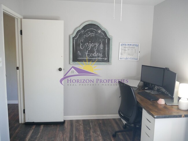 Building Photo - 3 Bed 3 Bath 1,411 Sq. Ft. Rancho Cordova ...