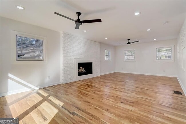 Building Photo - 3202 Kingsdale Dr SW