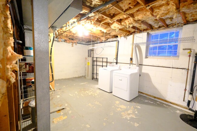 Building Photo - Lovely 3 BR/2 BA Townhome in Pasadena!