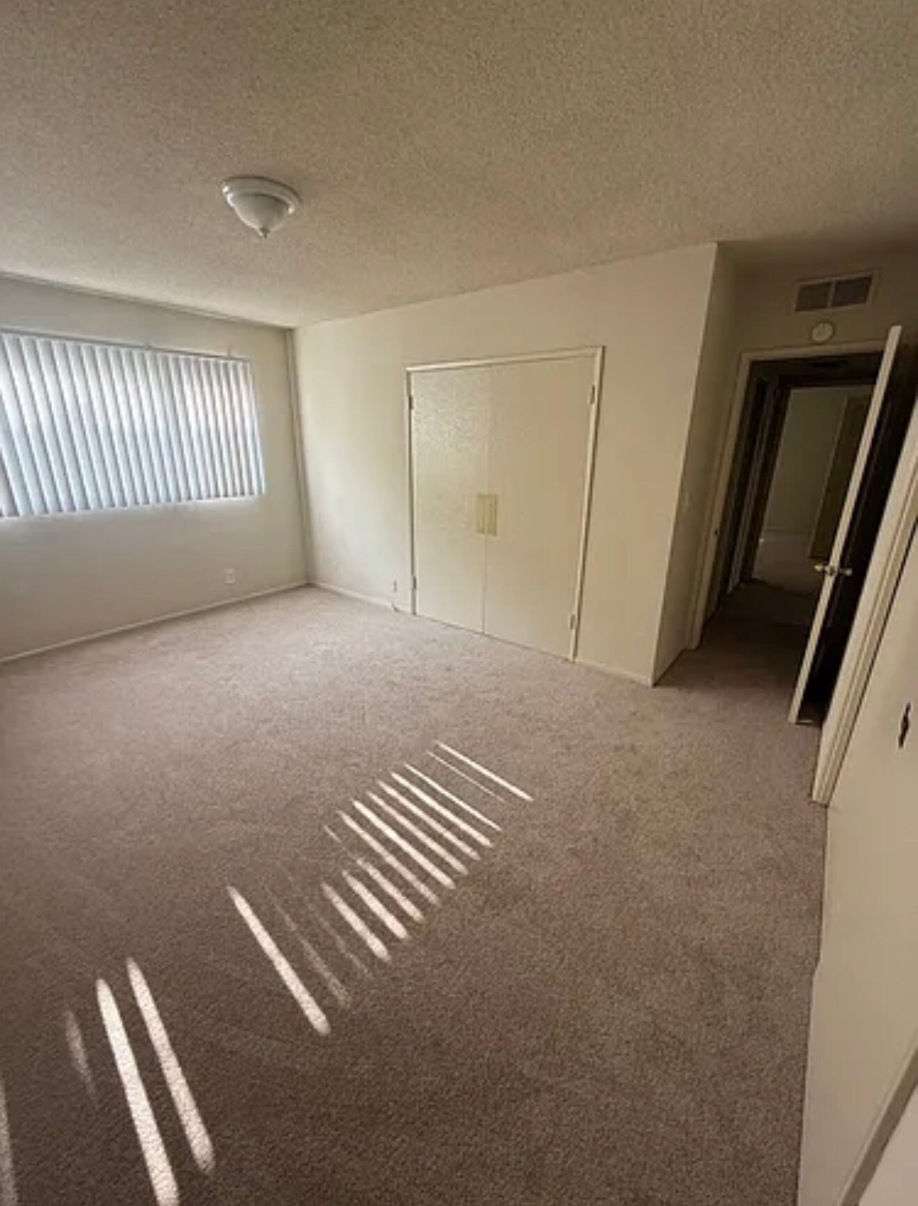 2nd Bedroom - 1148 W Huntington Dr