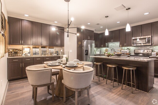 Primary Photo - Luxury & Convenience in Houston!
