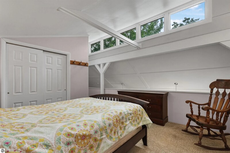 Building Photo - 542 Island View Dr