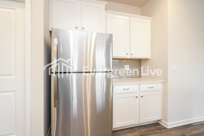 Building Photo - 823 Pear Blossom Ct