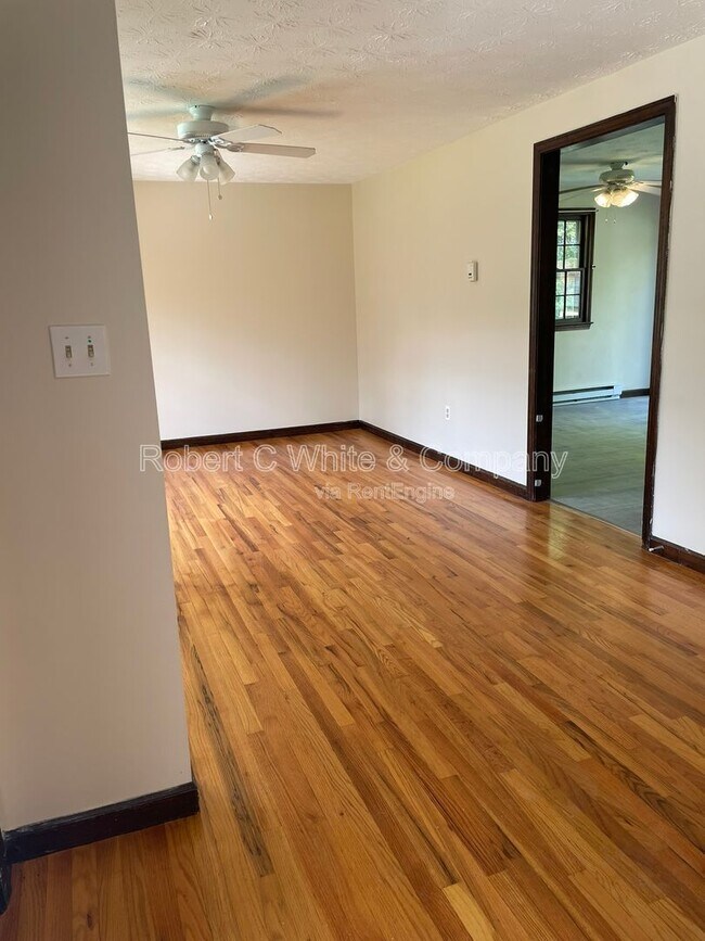 Building Photo - 25 Regency Ct