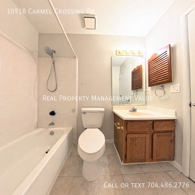 Building Photo - 10918 Carmel Crossing Rd