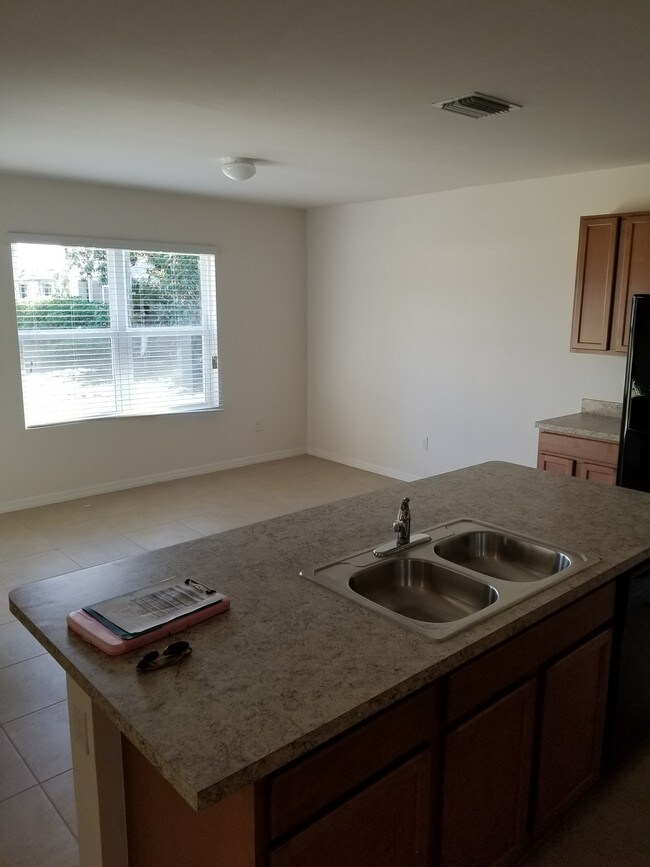 Building Photo - 220 SW 19th Terrace