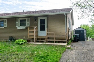 Building Photo - Ranch-style floorplan near walking trails!