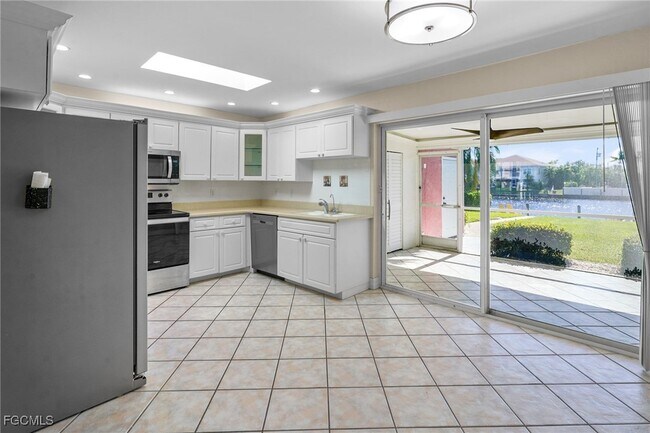 Building Photo - 517 SE 43rd St