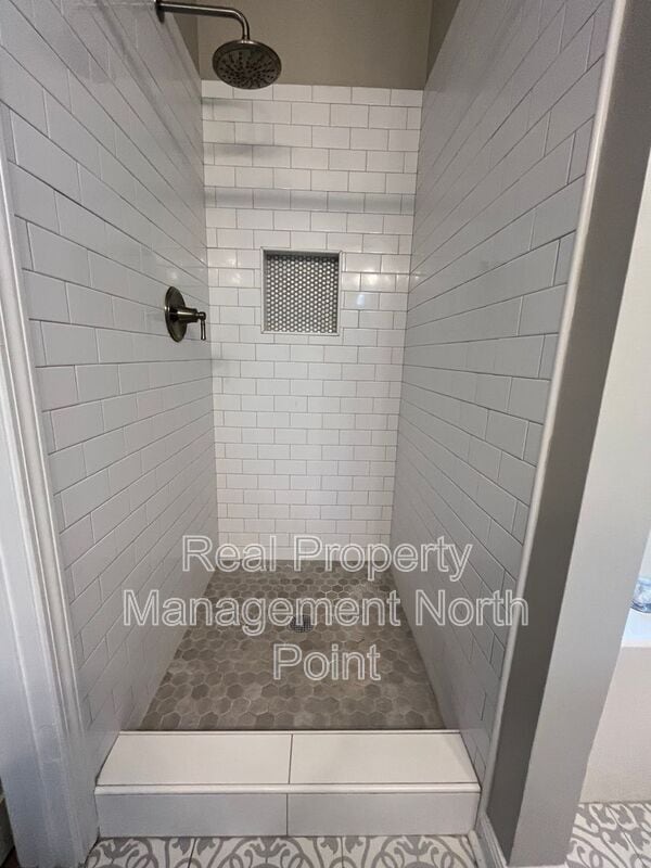 Building Photo - 155 Weatherstone Dr