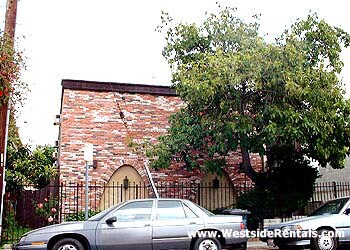 Primary Photo - 1716 N Mariposa Ave