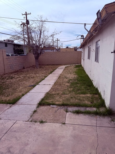 Building Photo - 5925 Marka Dr