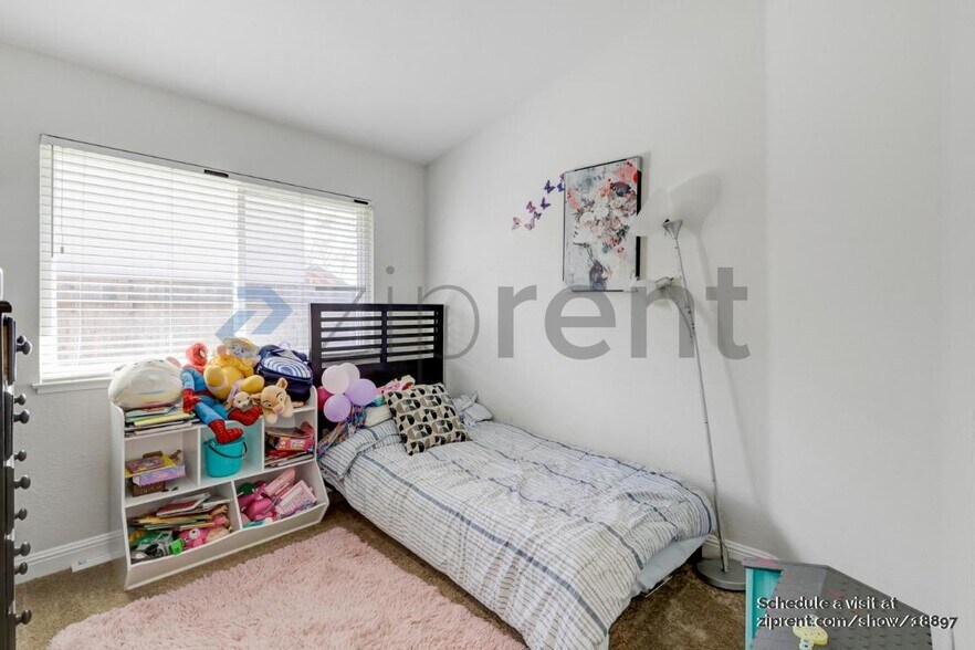 Building Photo - 4533 Silvercrest Way