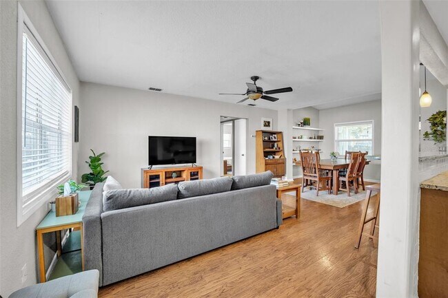 Building Photo - 418 Lebeau St