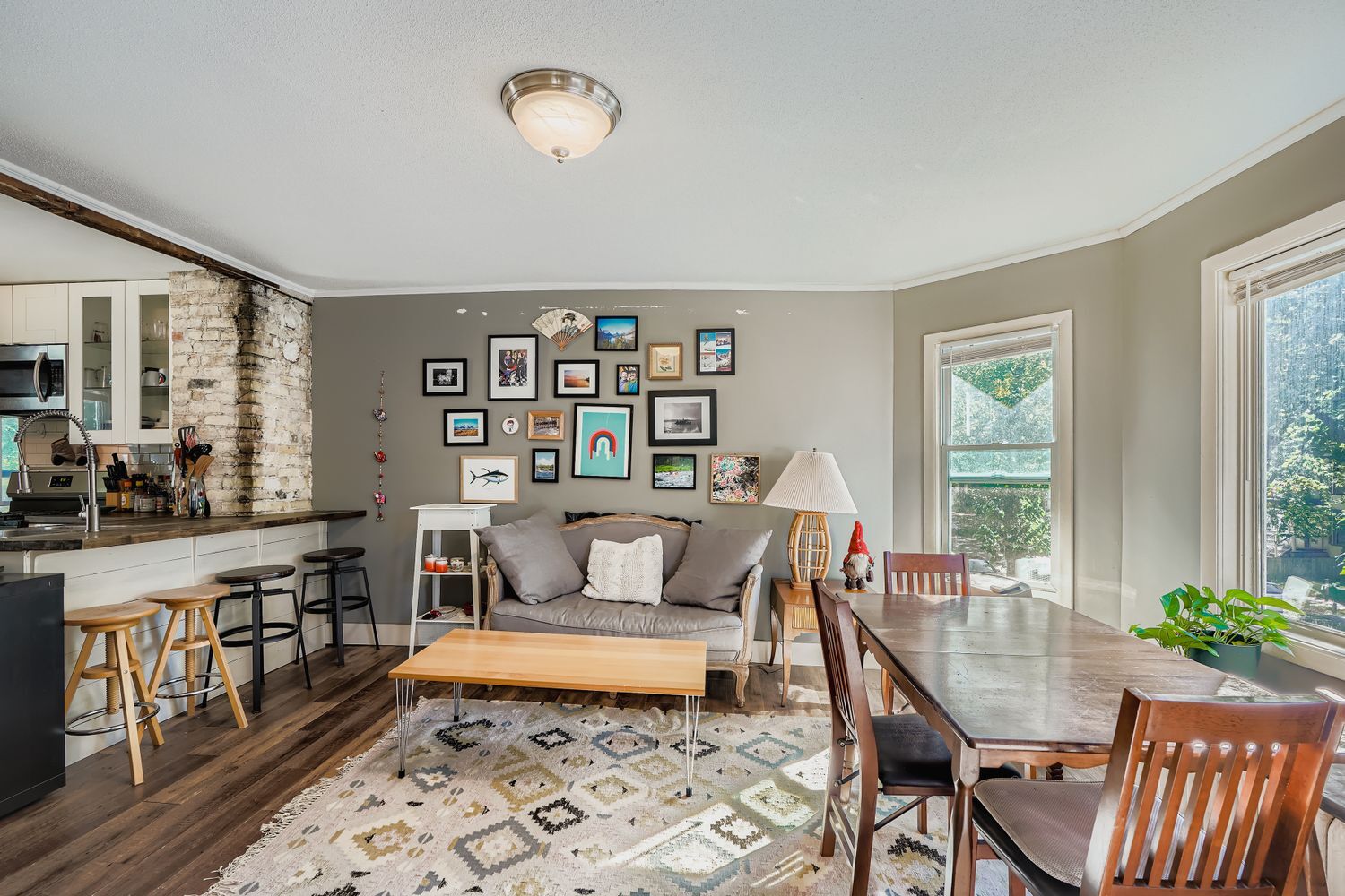 Building Photo - 1000 26th Ave NE