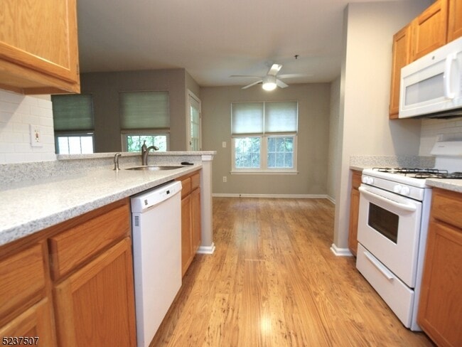Building Photo - 5007 Tudor Dr
