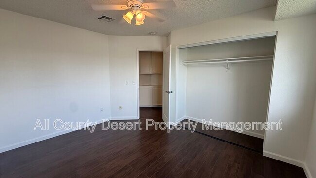 Building Photo - 52020 Avenida Mendoza