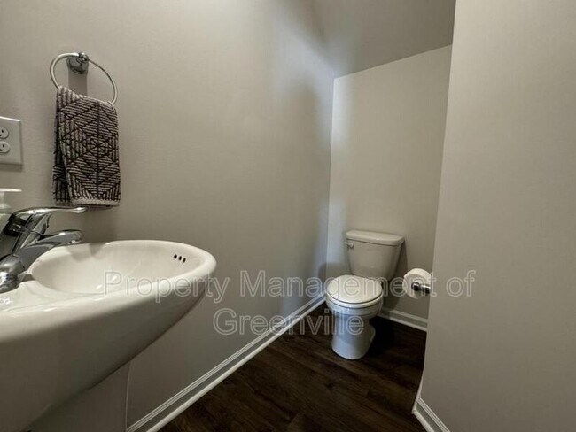 Building Photo - 745 Embark Cir