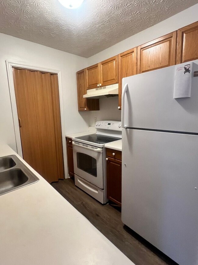 Building Photo - Great Duplex for Rent