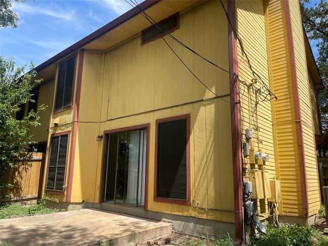 Building Photo - 6610 Windrift Way