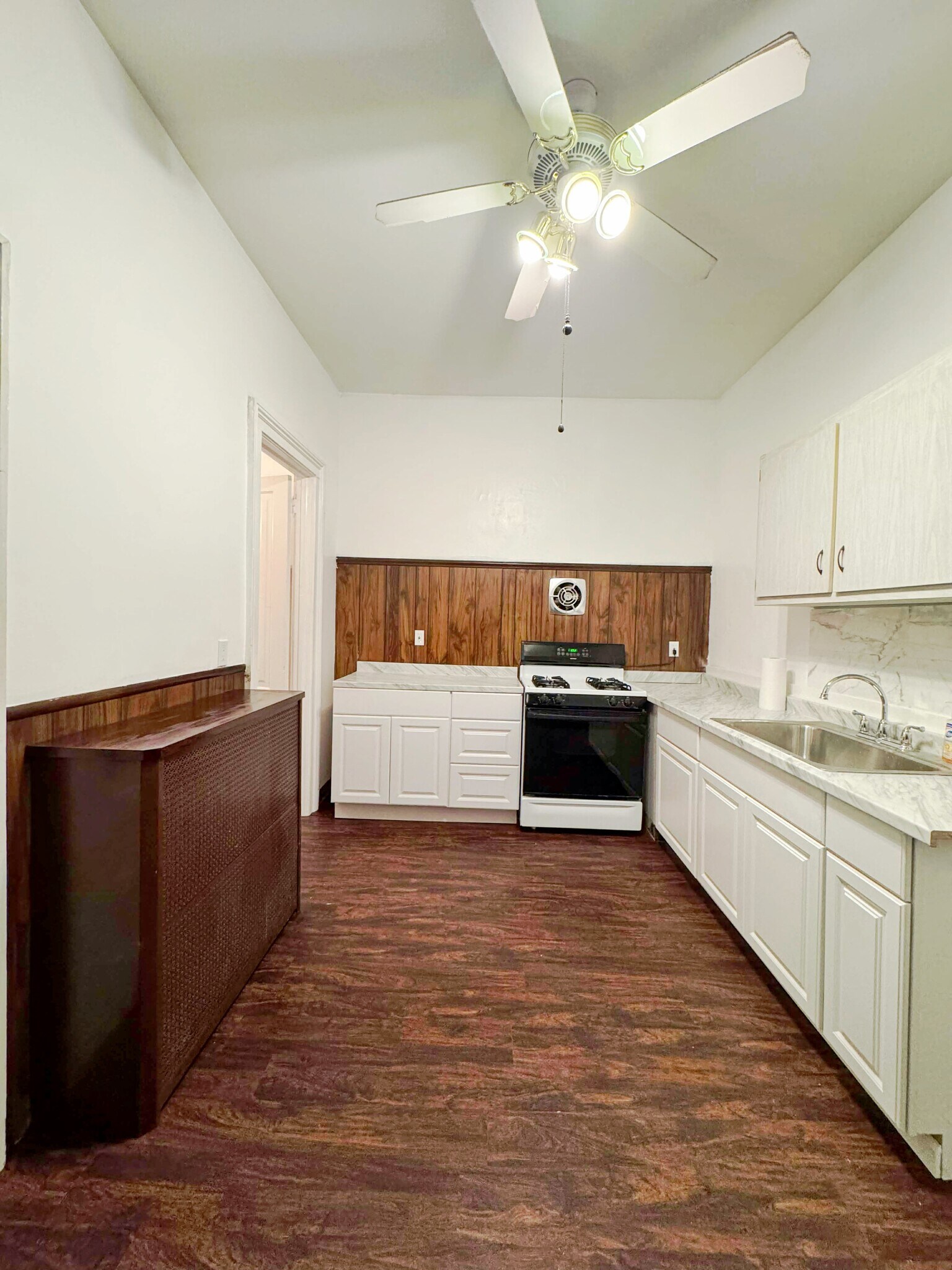 Building Photo - 1466 3rd St