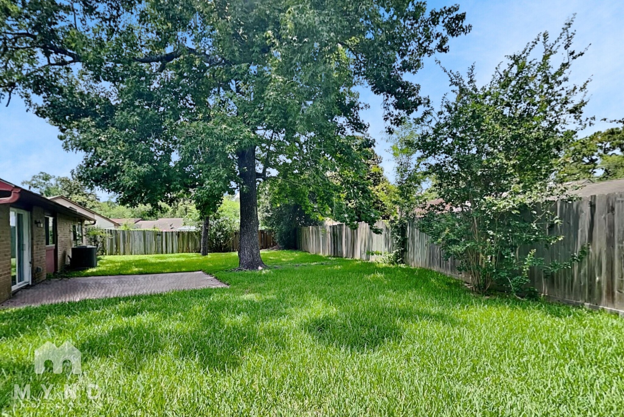 Building Photo - 2822 Canary Ln