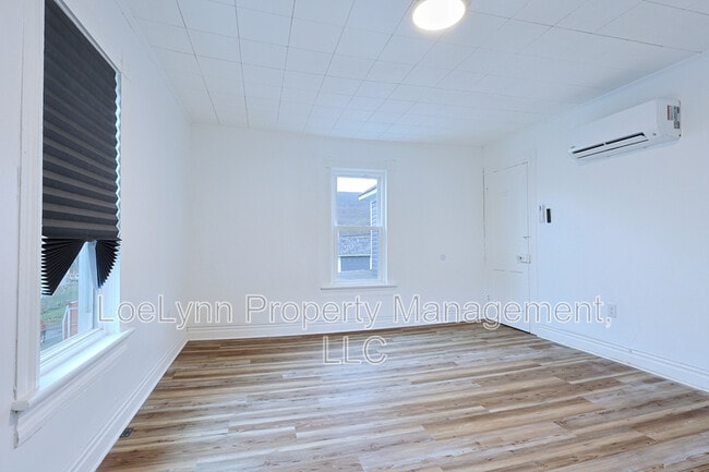 Building Photo - 14208 Temple St