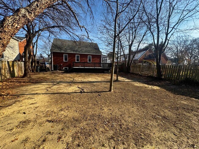 Building Photo - Beautiful and Spacious 4BD 2BA Single-Family Home in Arlington Heights