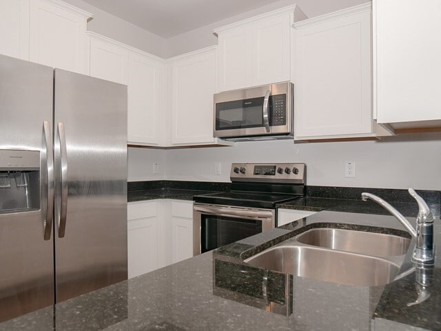 Building Photo - 2490 Ashton Park Ln