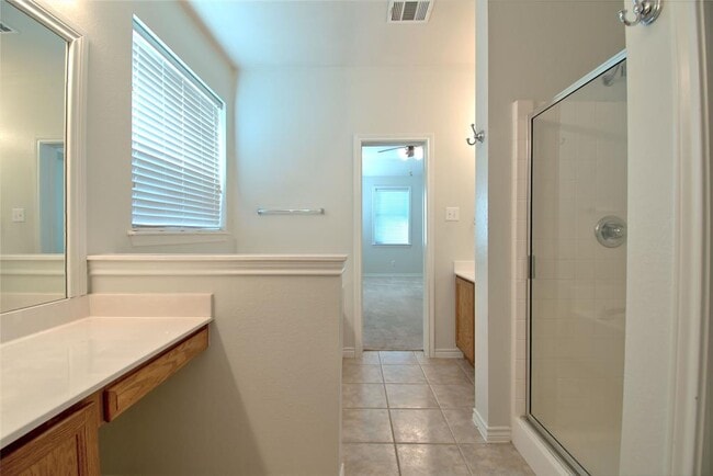 Building Photo - 125 Justin Leonard Dr