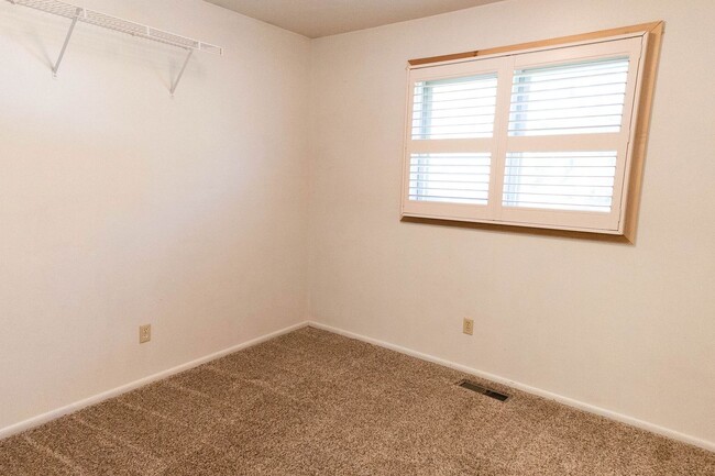 Building Photo - Spacious 5 Bed, 3 Bath Home for Rent in Idaho Falls!