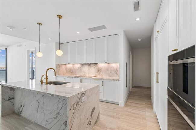 Building Photo - 3015 S Ysabella Ave