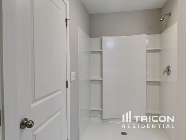 Building Photo - 10231 Old Dixie Hwy